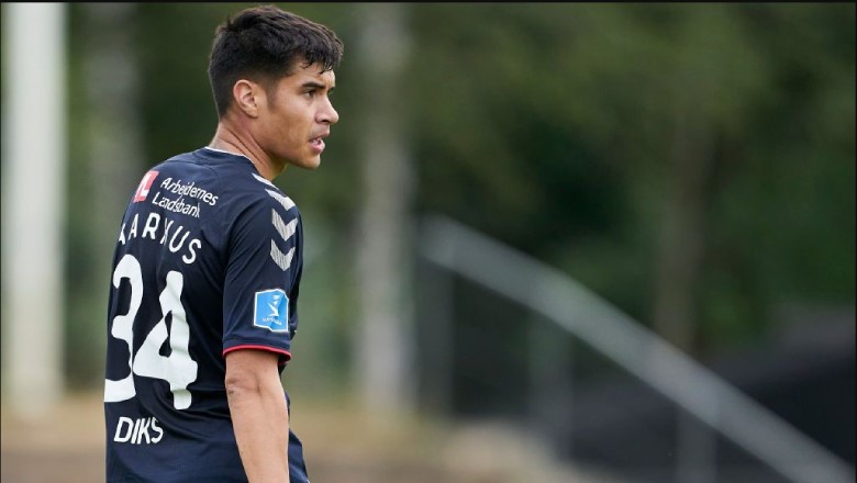 Diks carries the symbolic 34 through Europe as a loyal tribute