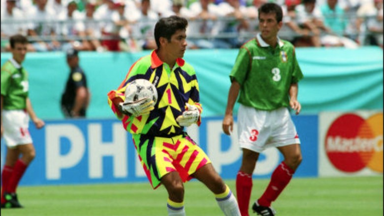 Neon geometric patterns worn by Jorge Campos became famous goalkeeper icons in 1994