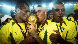 Ranking 5 football teams that play in yellow: The golden icons of the global pitch