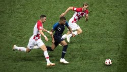 What is the average distance a soccer player runs in a game? Ranking 5 incredible running records in football history