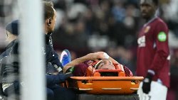 Nuno Santo gives worrying update after West Ham defender stretchered off in FA Cup
