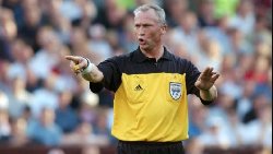 5 notable soccer players who became referees: No.1 officiated the Champions League final